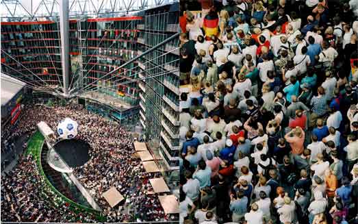 WM AM SONY CENTER, 2002 RA-4 Print negativo 5,8X6,8 cm.