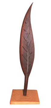 Manolo Lafora La hoja (2003). Madera, 65 x 12 cm.