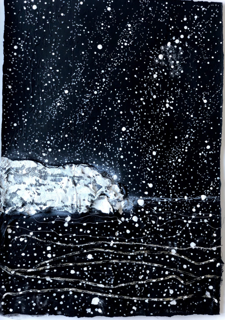 "Mar de Bohai (noche invierno)". 35x50 cm. Tinta, cuerdas, venda y acrílico sobre papel de algodón y bambú hecho a mano. 2016-2019.